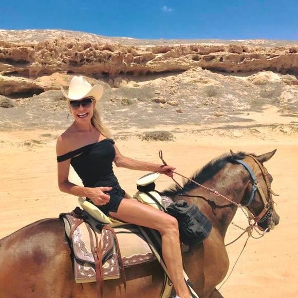 Meet your Posher, Michelle - Picture 1 of 1